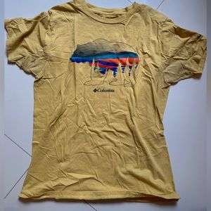 men’s medium Colombia graphic tee